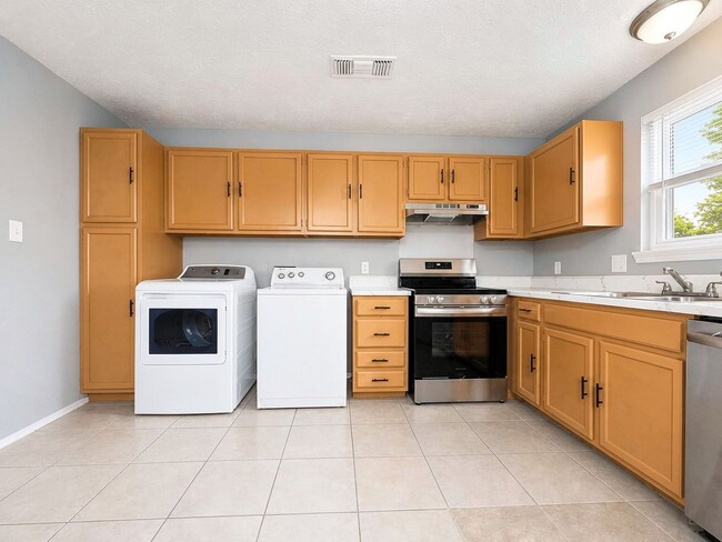 Building Photo - 4614 Gurley Ave