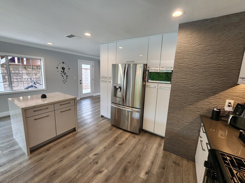 Building Photo - 13969 Wallabi Ave