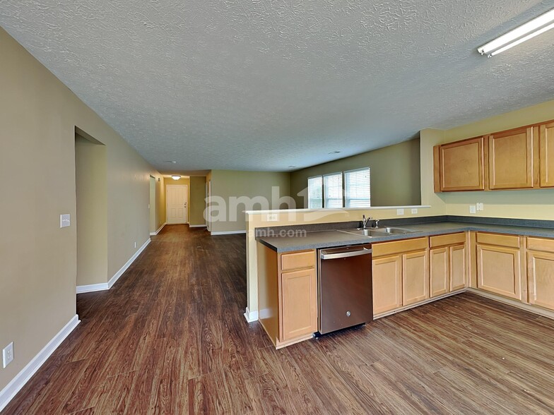 Building Photo - 3173 Hidden Creek Dr