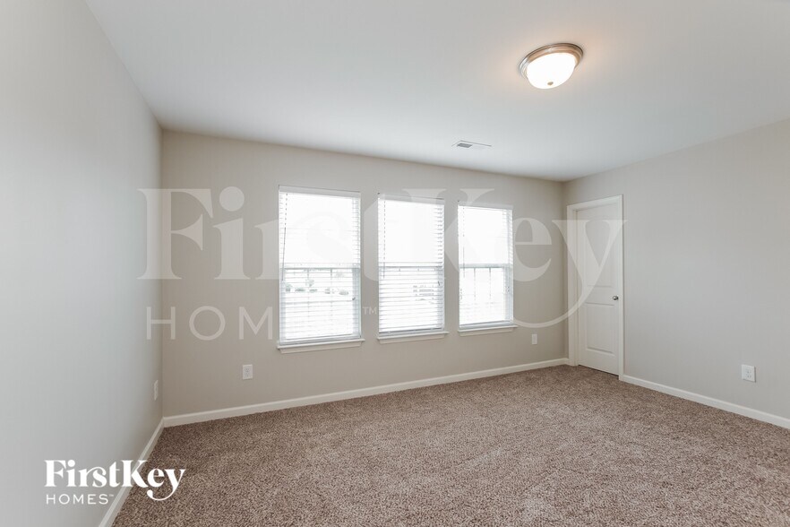 Building Photo - 3503 Whitworth Dr