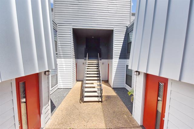 Building Photo - 4033 Gilbert Ave