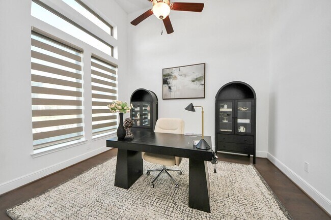 Building Photo - 10719 Klaria Cres Ct