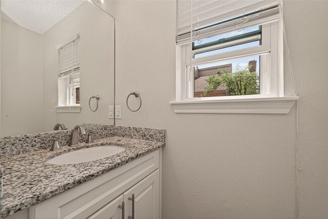 Building Photo - 14507 Ravenhurst Ln