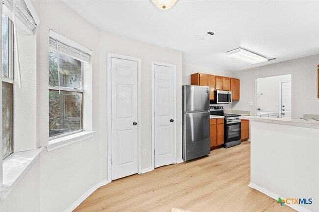 Building Photo - 867 Sagewood Trail