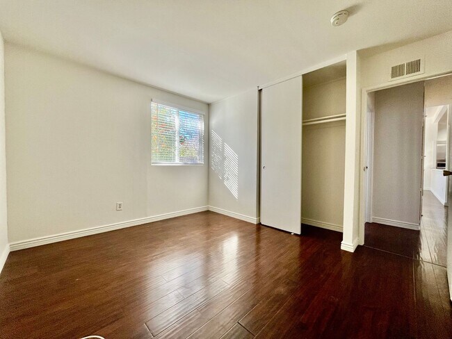 Building Photo - Move-In Ready 3BR/2BA Home w/ Solar, EV Charger & Garage