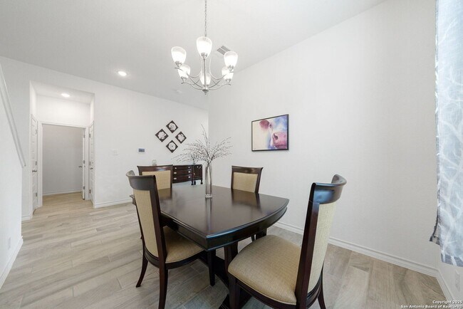 Building Photo - 4 Bedroom/3 Bath Ventana Subdivision