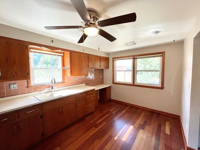 Building Photo - 1663 N 116th St