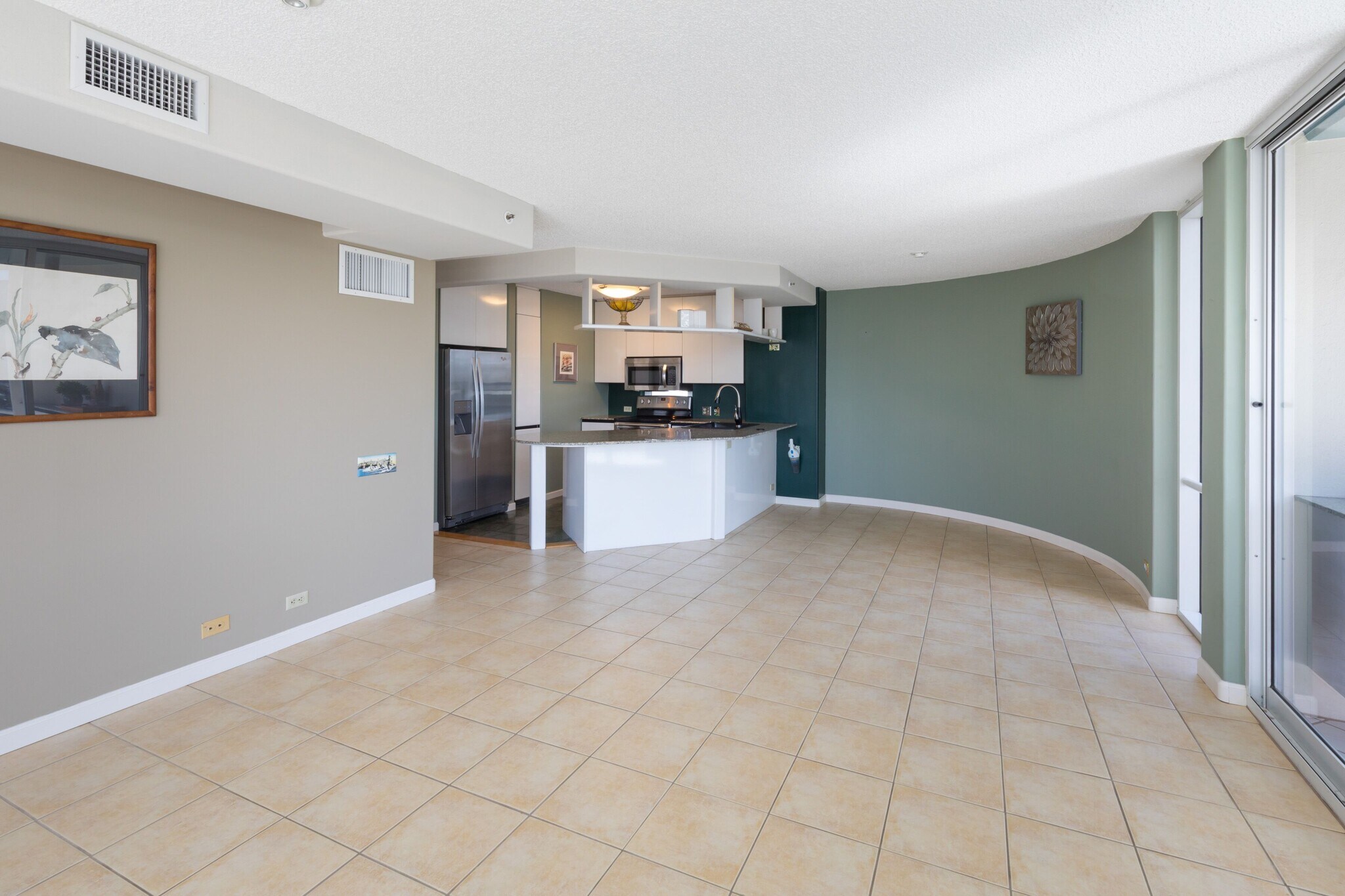 Building Photo - 1212 Nuuanu Ave