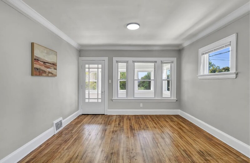 Building Photo - 11125 Melba Ave