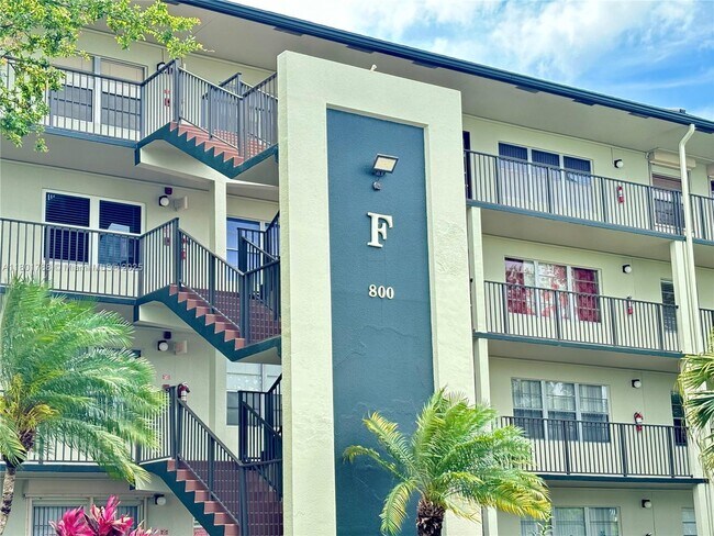 Building Photo - 800 SW 131st Ave