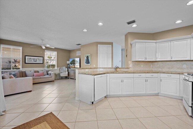 Building Photo - 321 September St