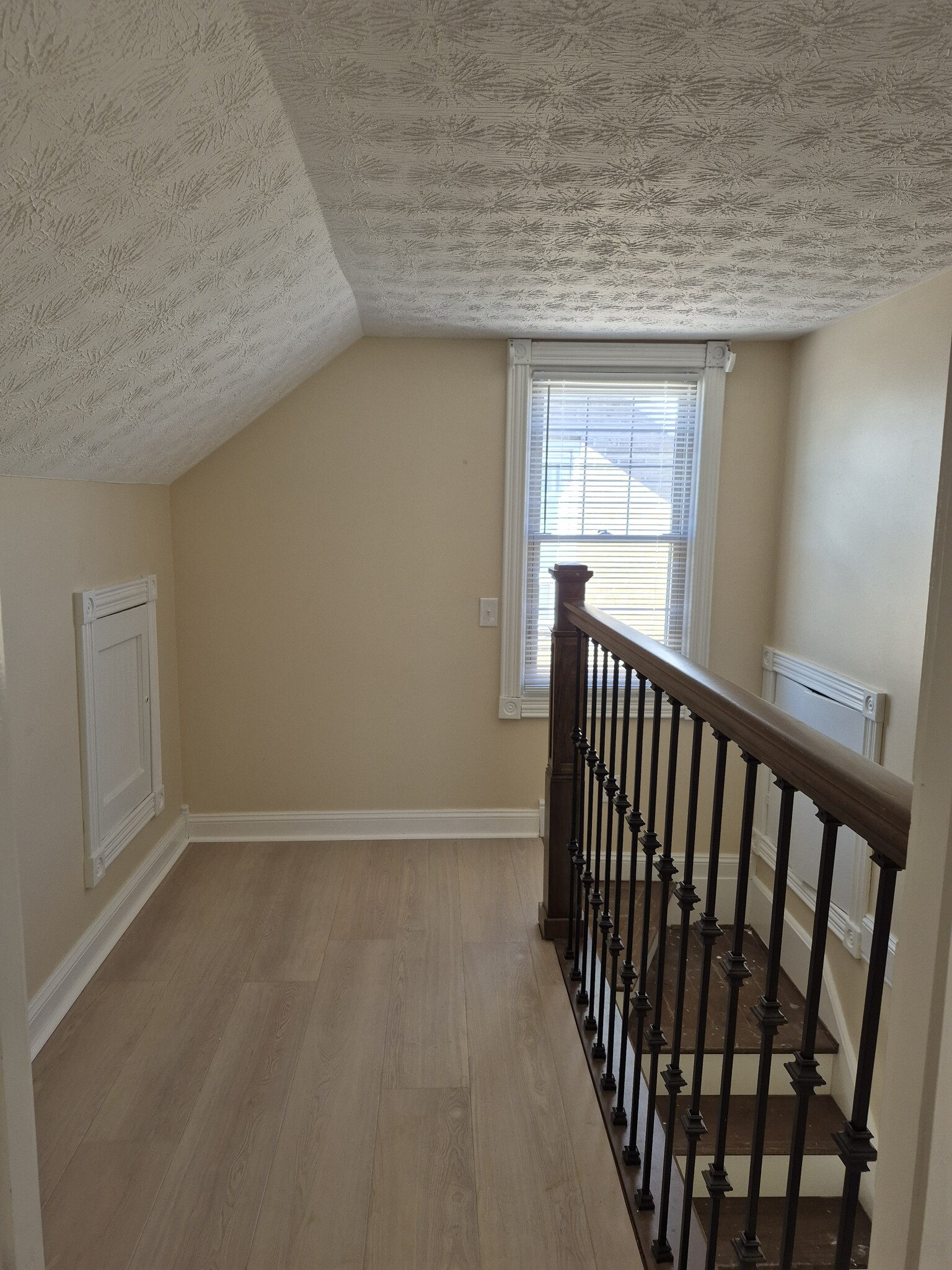 Building Photo - 2827 S 10th St