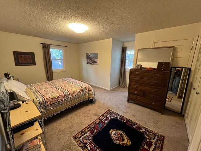 Building Photo - Lease Takeover Starting June 1st | Spacious 5-Bedroom Home Near Downtown Flagstaff