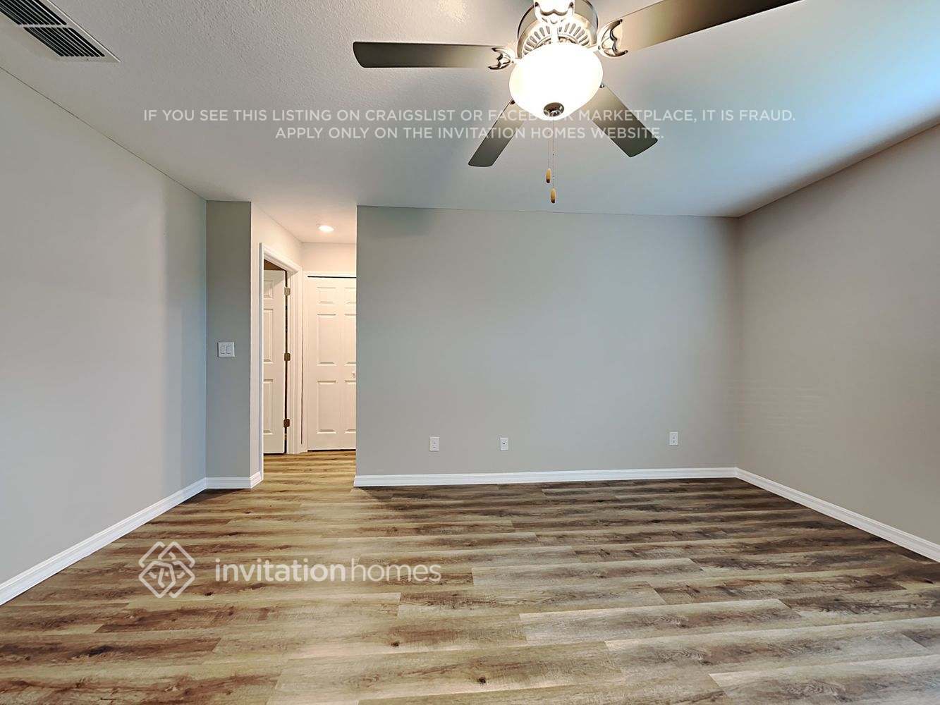 Building Photo - 704 NE Juanita Ct