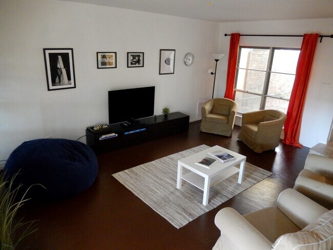 Building Photo - 9106 Emberglow Ln