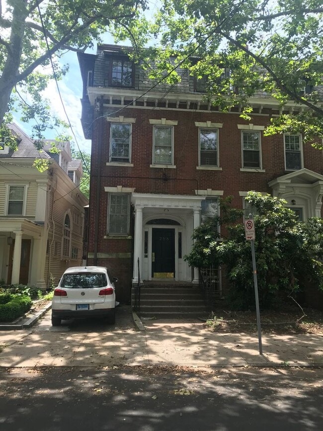Building Photo - 256 Bradley St