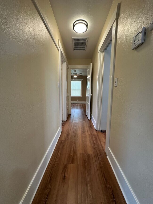 Building Photo - 210 Las Flores Ave
