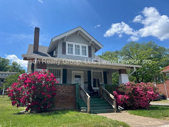 Primary Photo - Beautiful House, Close to the Greenway and...