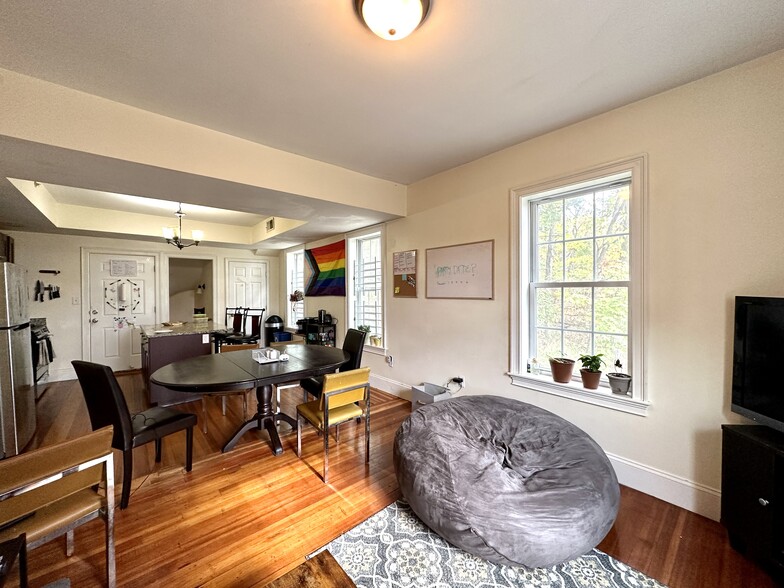 Building Photo - 107 Fisher Ave