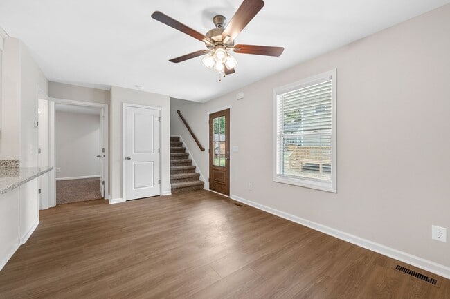 Building Photo - 1217 Dodd St