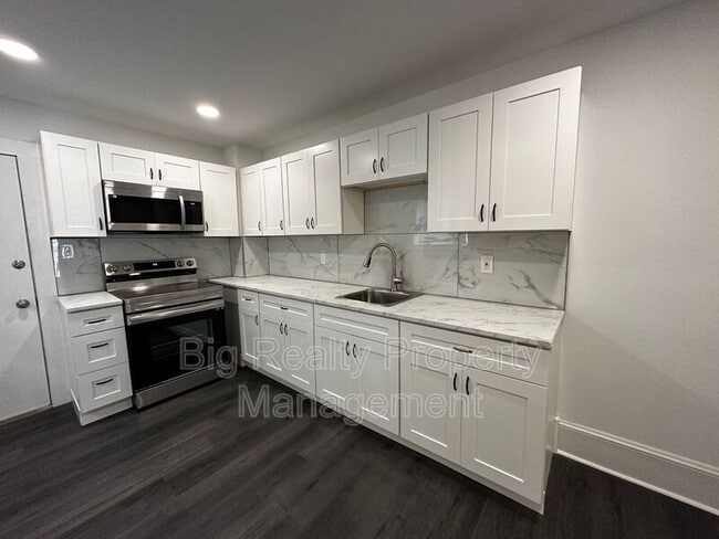 Building Photo - 342 Valley Rd