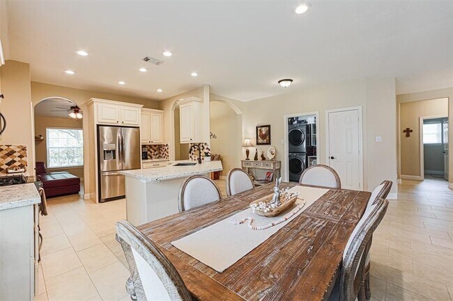 Building Photo - 3034 Glenthorpe Ln