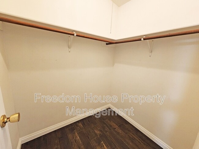 Building Photo - 1270 Landmark Ave