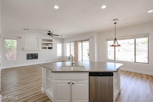 Building Photo - 41735 N Maidstone Ct