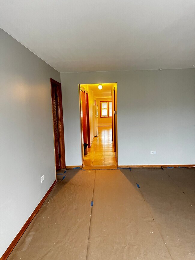 Building Photo - 5709 S Archer Ave