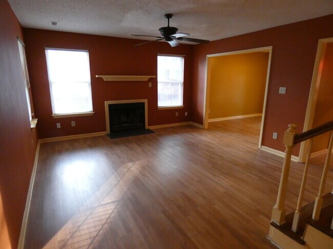 Building Photo - 3113 Olde Birch Dr