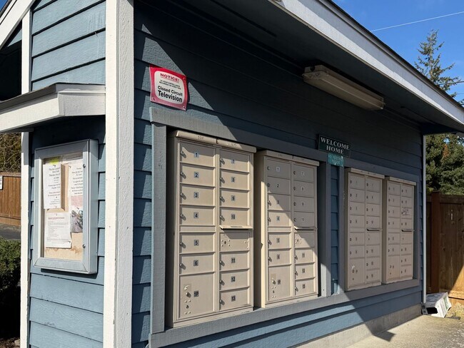 Building Photo - 16817 Larch Way