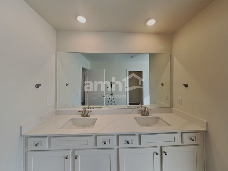 Building Photo - 3504 Shane Hill Rd SW