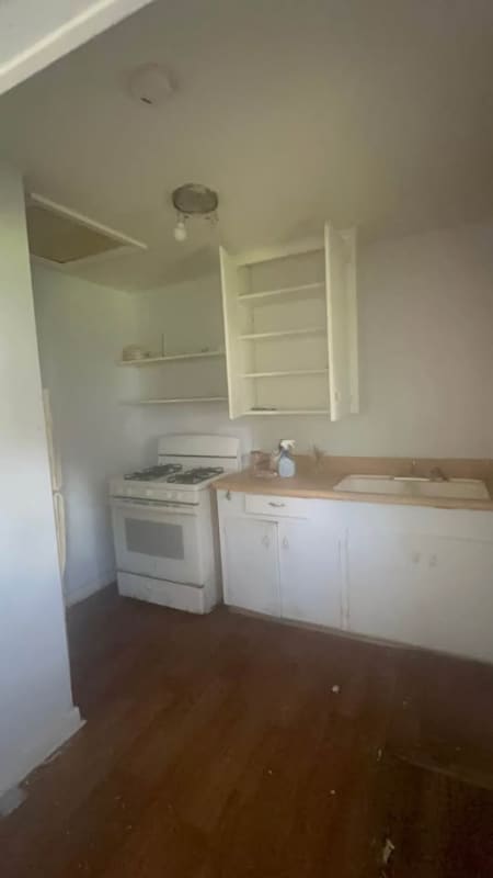 Building Photo - 152 Segura Ave