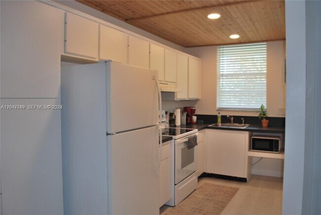 Building Photo - 109 Paradise Harbour Blvd