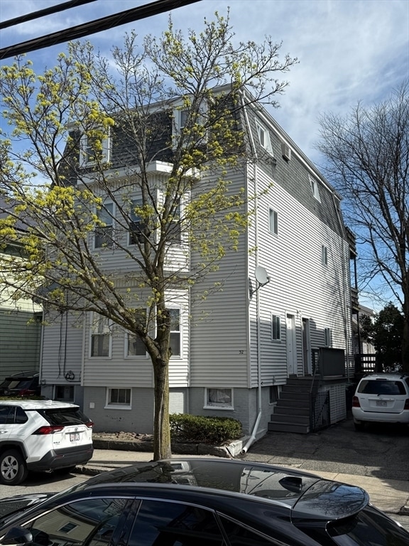 Building Photo - 52 Sargent Ave