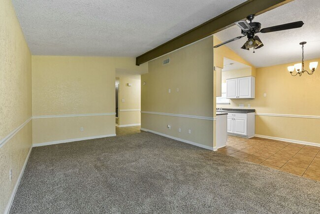 Building Photo - Cozy Living Awaits, 2BR/2BA Townhome with Fireplace