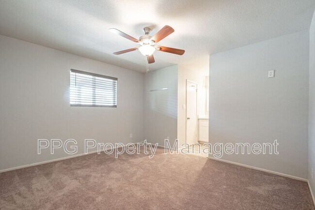 Building Photo - 456 W Jasper Dr