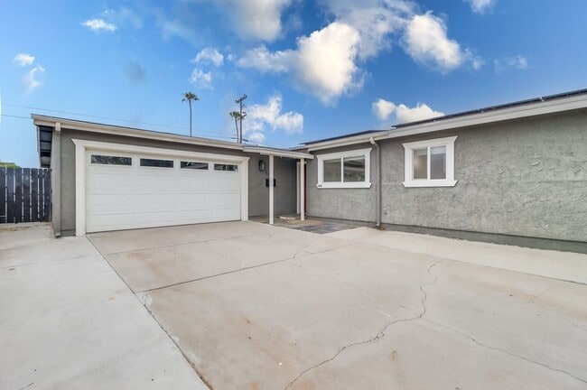 Building Photo - Imperial Beach, Gorgeous 4 bed 2 bath home...