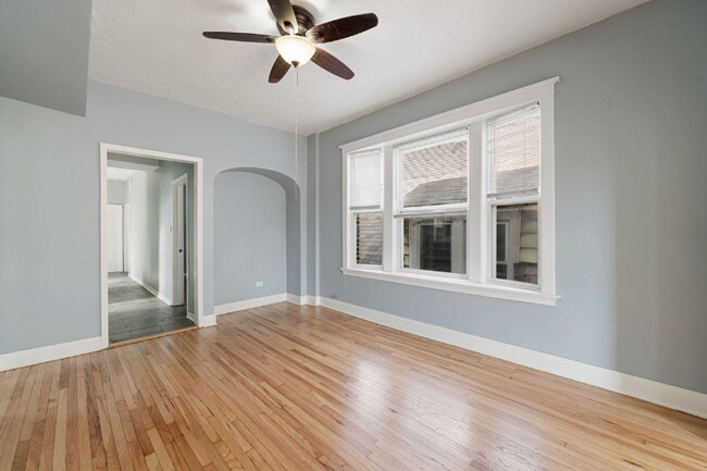 Building Photo - 4910 W Van Buren St