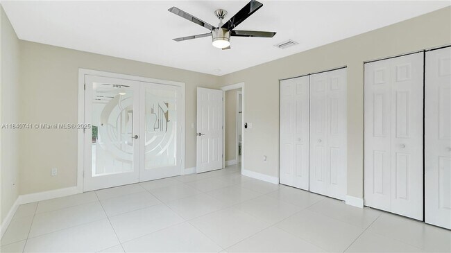 Building Photo - 1412 NE 53rd Ct