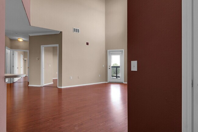 Building Photo - $2,045.00, 2 bed, 1 .5 bath located in Aur...