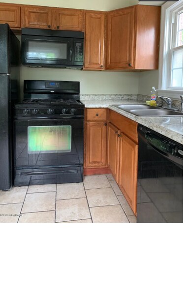 Building Photo - 3006 Bobolink Rd