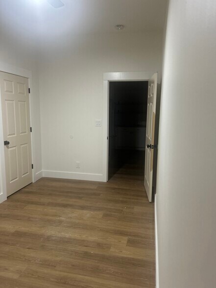 Building Photo - 421 High Point Rd