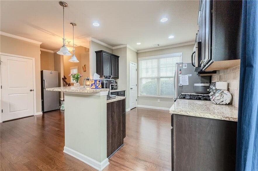 Building Photo - 801 Village Field Ct NW