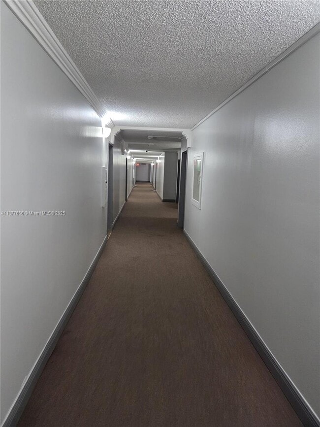 Building Photo - 9320 Fontainebleau Blvd