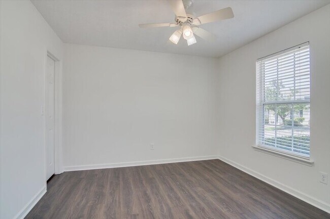Building Photo - 968 Cammaron Way