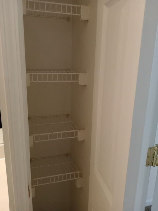 Building Photo - 1724-1726-1726 Louise Cir