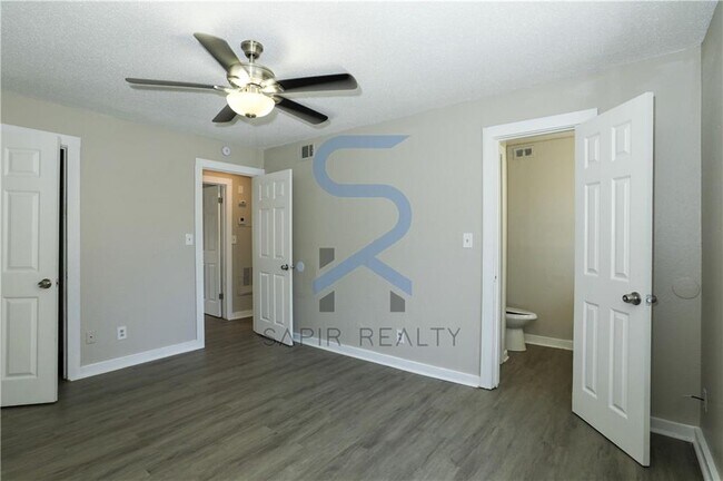 Building Photo - 2055 Alison Ct SW