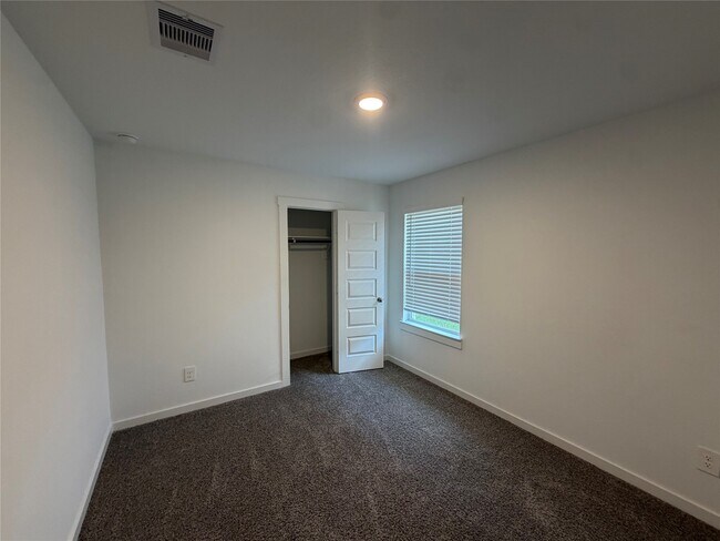 Building Photo - 30014 Violet sky Wy