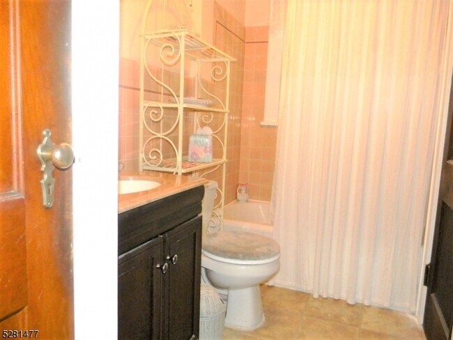 Building Photo - 34 Ahnert Ave